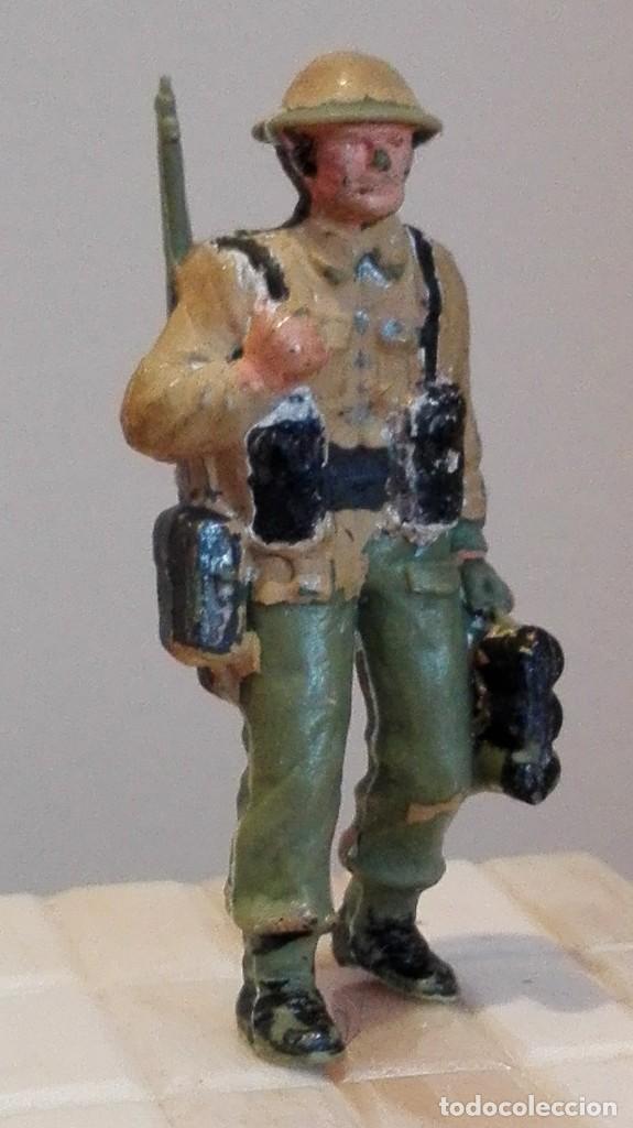 Juguetes antiguos: SOLDADO DE PLASTICO DE 5CM - Foto 1
