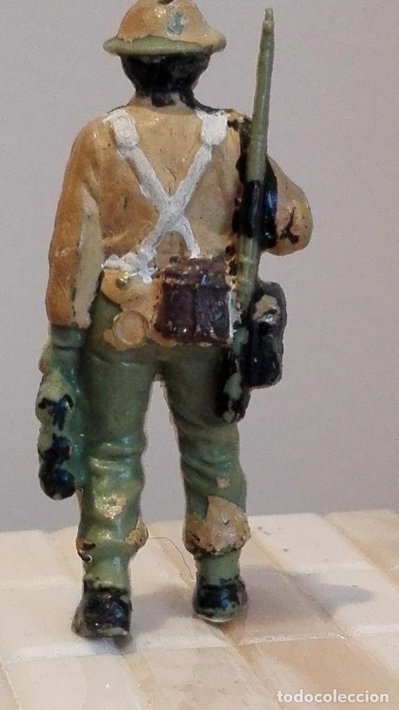 Juguetes antiguos: SOLDADO DE PLASTICO DE 5CM - Foto 2