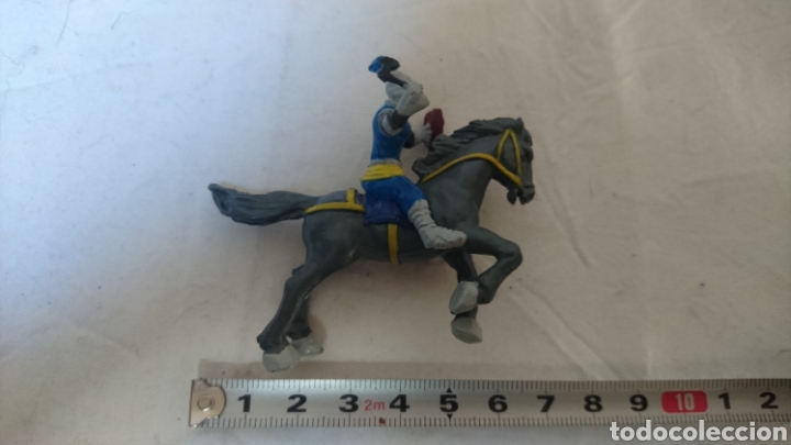 Juguetes antiguos: CABALLERO A CABALLO - Foto 1