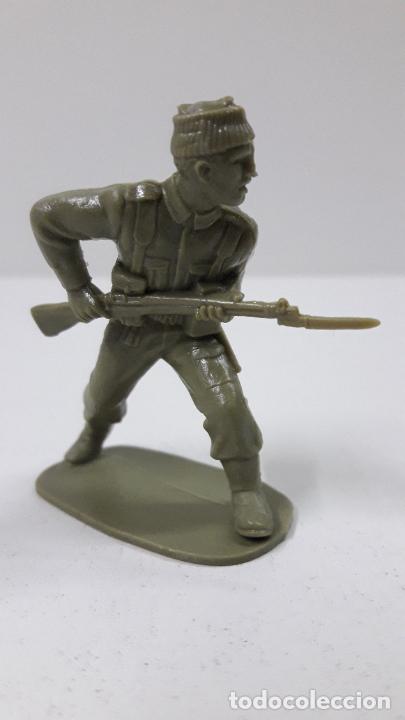 Juguetes antiguos: COMANDO . REALIZADO EN PLASTICO MONOCOLOR - Foto 1