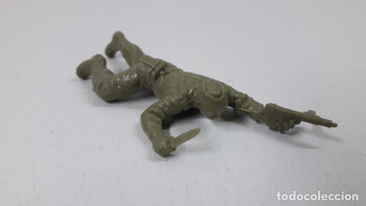 Juguetes antiguos: COMANDO . REALIZADO EN PLASTICO MONOCOLOR - Foto 1