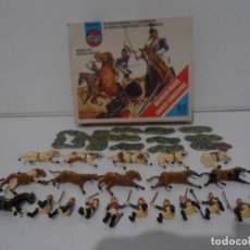 Juguetes Antiguos: CAJA AIRFIX, WATERLOO FRENCH CAVALRY CUIRASSIERS 1:72. Lote 311427293