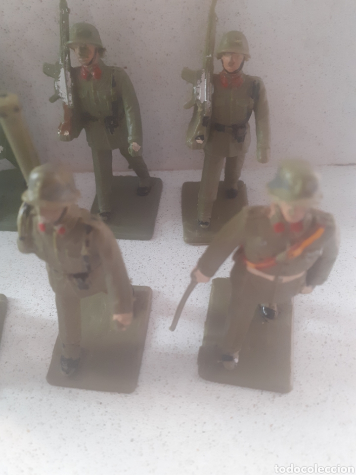 24 soldados de plastico pintados - Compra venta en todocoleccion