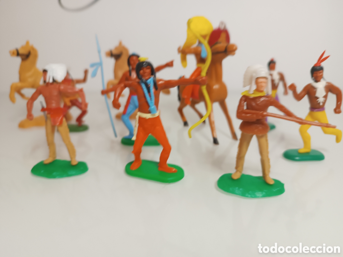 Juguetes antiguos: Lote indios desmontables pl&aacute;stico Timbo Elastolin crescent - Foto 1