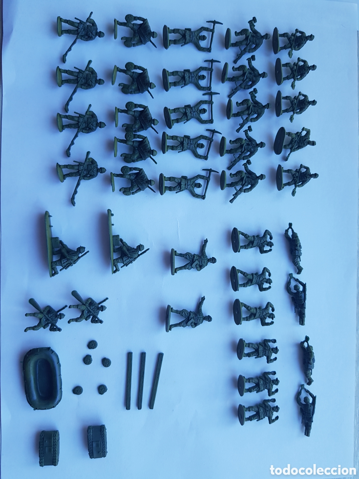 Juguetes antiguos: Matchbox 40192 German Pioneers Caja completa 40 Figuras German Engineers Revell 2502