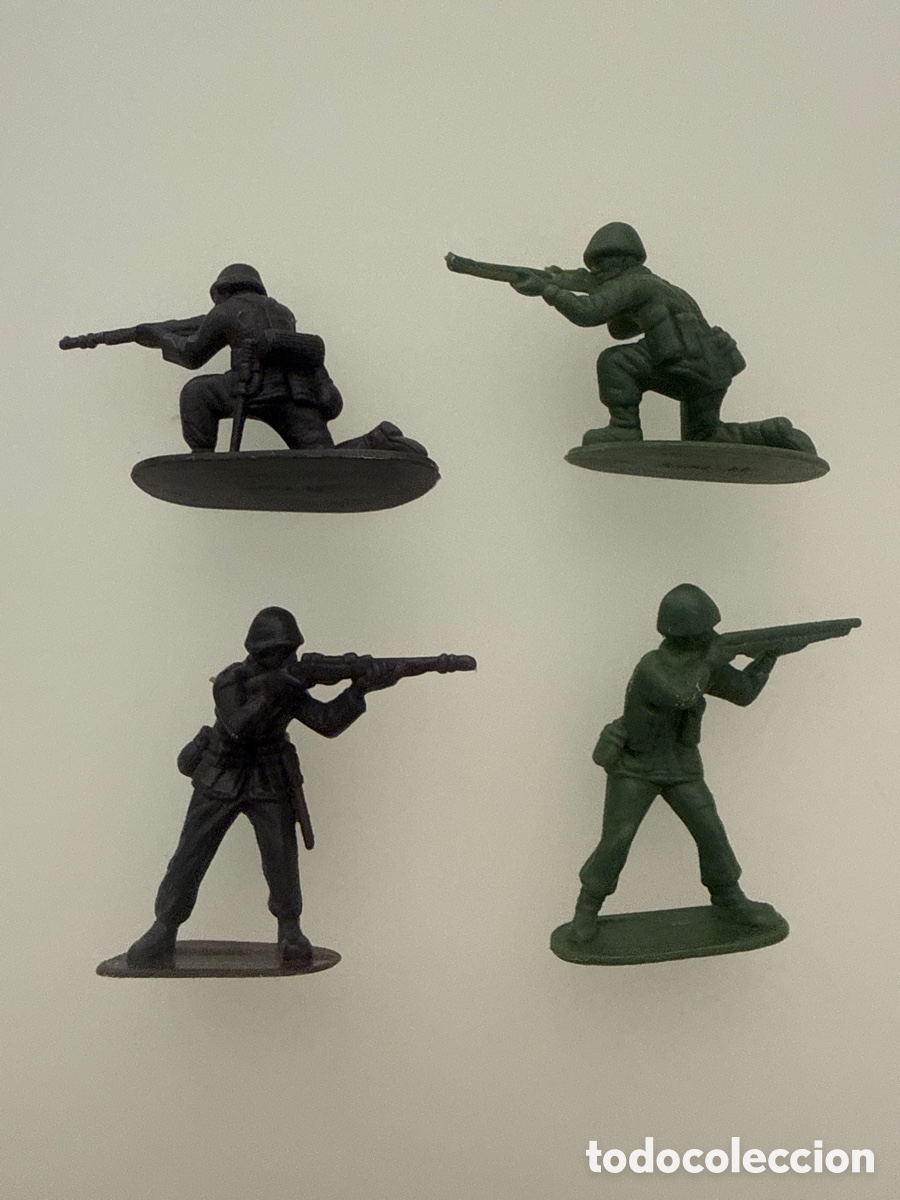 Juguetes Antiguos: Soldados alemanes 2&ordf; Guerra mundial pl&aacute;stico verdes y negros LEER DESCRIPCI&Oacute;N