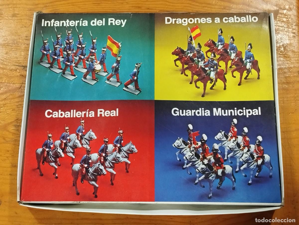 Juguetes Antiguos: DRAGONES A CABALLO. FIGURAS DE PL&Aacute;STICO DE GOMARSA (SOLDIS). EN CAJA. COMPLETO, 12 FIGURAS.