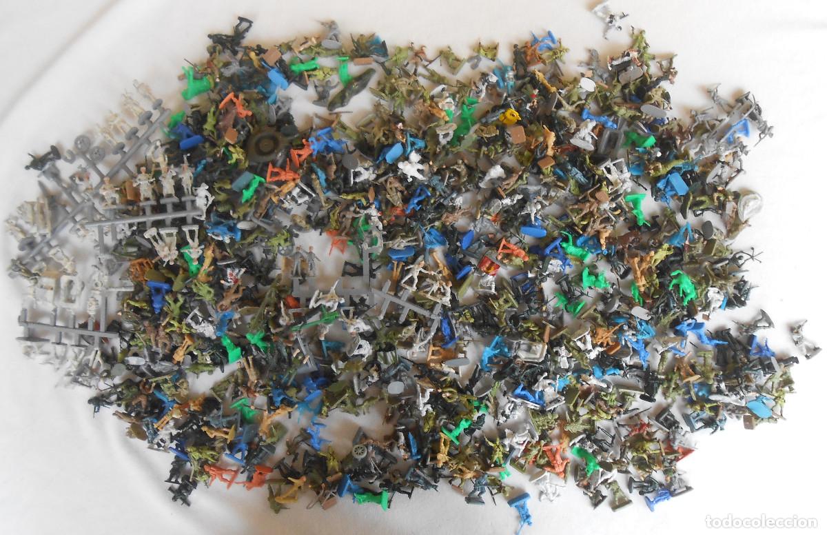 Juguetes Antiguos: LOTE CENTENARES SOLDADITOS PLASTICO 1/72 GUERRA MUNDIAL