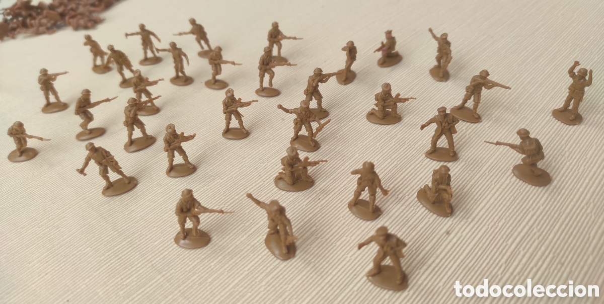 Altes Spielzeug: Soldados EKO de pl&aacute;stico en Miniatura pintados a mano (32 unidades)