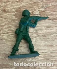 Old Toys: SOLDADO DE JUGUETE DE PL&Aacute;STICO VERDE