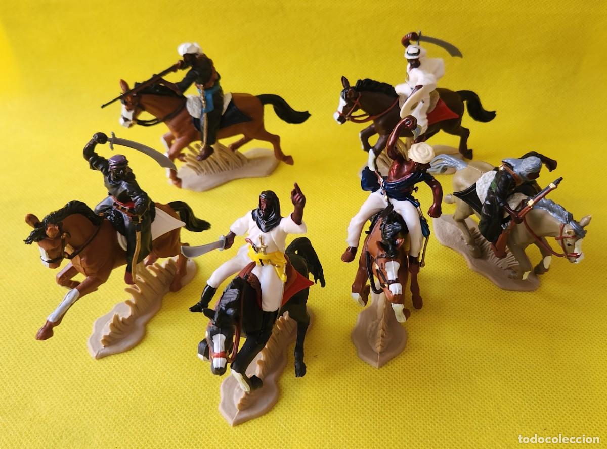 Juguetes antiguos: GUERREROS ARABES A CABALLO set de 6 soldaditos pl&aacute;stico DSG variante Argentina Britains