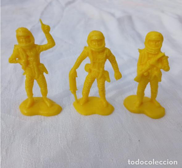 Old Toys: Juguetes de pl&aacute;stico de hong kong
