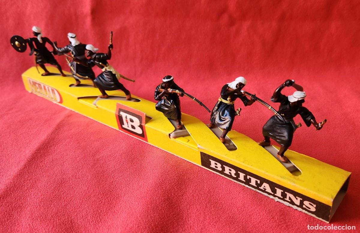 Juguetes antiguos: GUERREROS &Aacute;RABES set en DISPLAY de 6 soldaditos DSG variante Argentina Britains