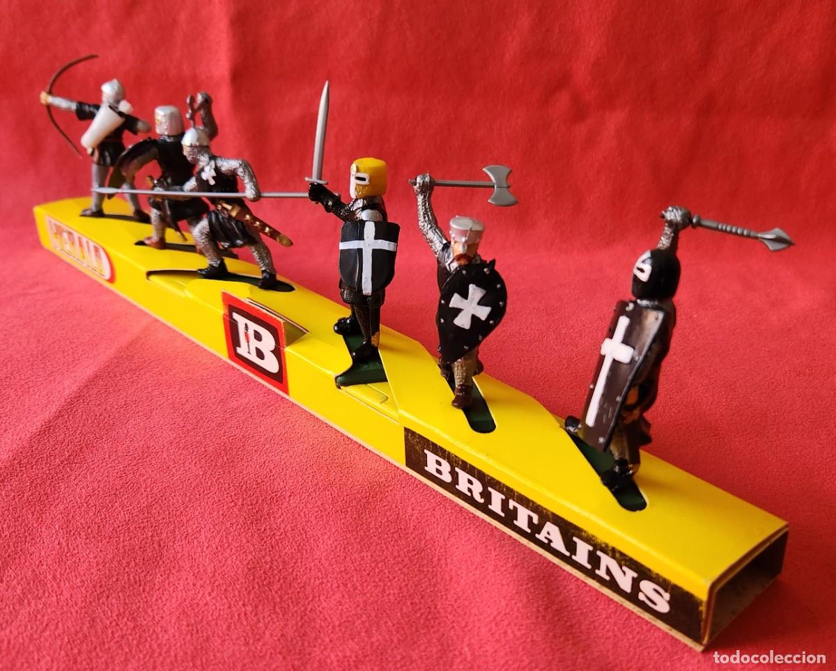 Juguetes antiguos: CABALLEROS MEDIEVALES HOSPITALLERS NEGROS en DISPLAY - 6 soldaditos DSG variante Argentina Britains