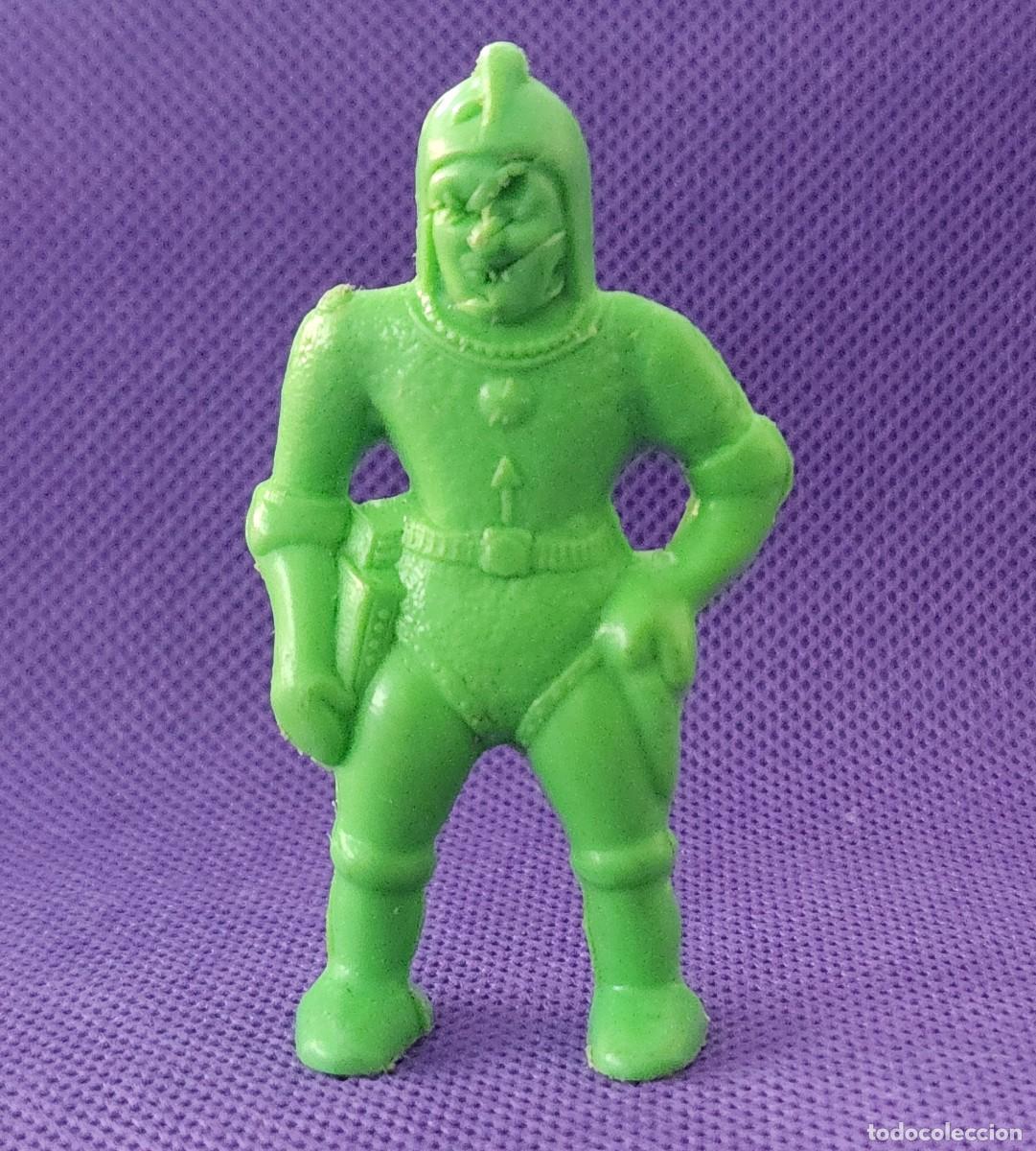 Juguetes antiguos: FLASH GORDON Space Cruiser soldadito Espacial variante ASTRONAUTA vintage DETALLE EN LA CARA