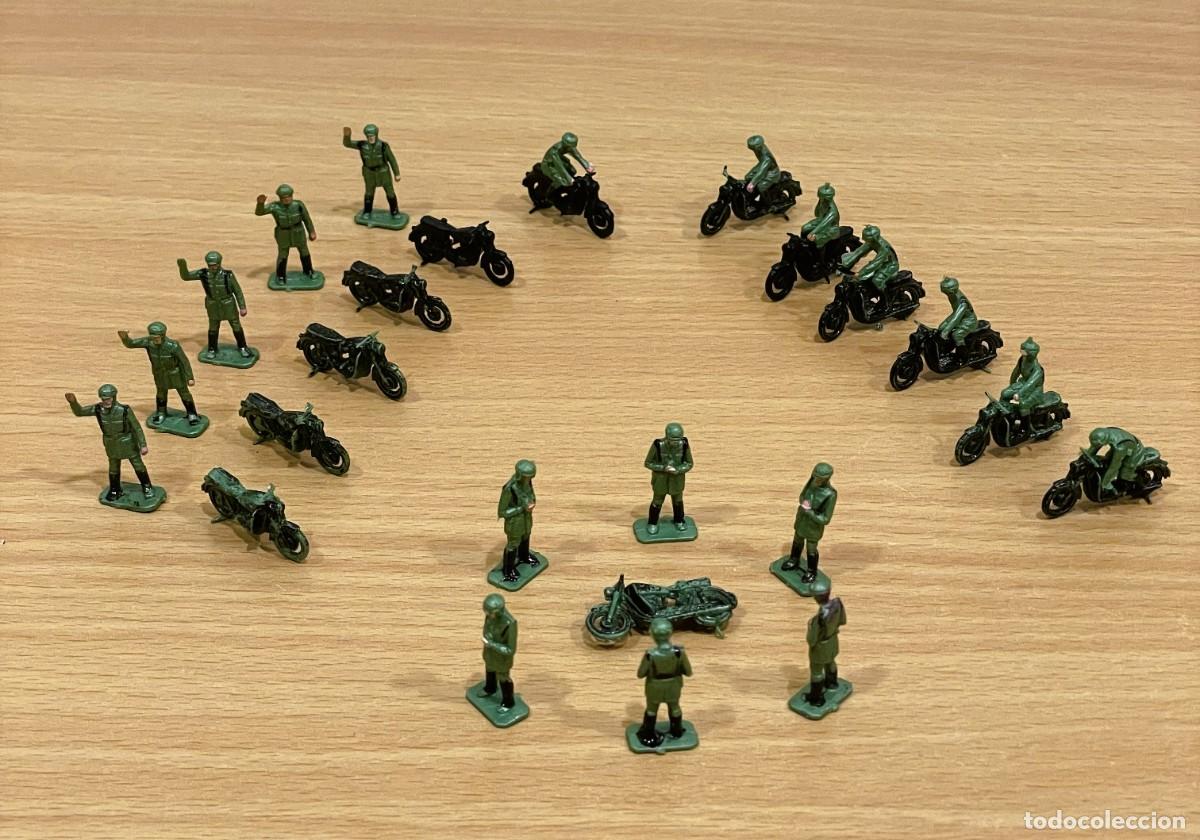 Juguetes antiguos: LOTE DE 31 MICRO MINIATURAS EKO REF. 2207 - POLIC&Iacute;A / GUARDIA CIVIL DE TR&Aacute;FICO