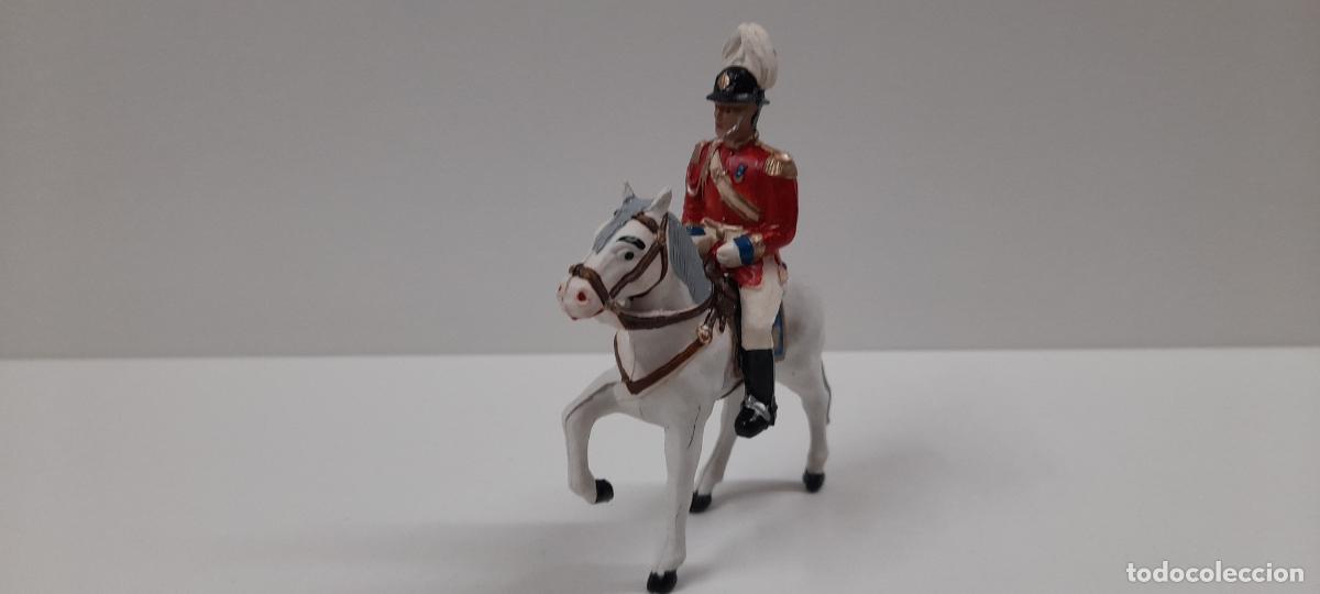Jeux Anciens: GUARDIA MUNICIPAL A CABALLO EN DESFILE . REALIZADO POR SOLDIS / GOMARSA . ORIGINAL A&Ntilde;OS 70