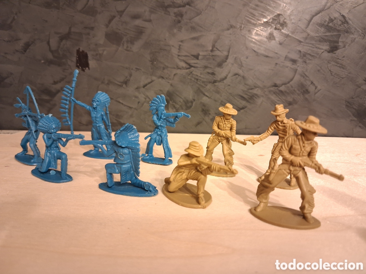 Jogos Antigos: LOTE DE 9 FIGURAS PLASTICO INDIOS Y VAQUEROS