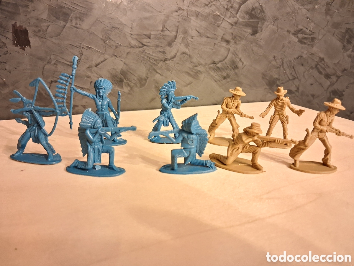 Juguetes antiguos: LOTE DE 9 FIGURAS PLASTICO INDIOS Y VAQUEROS - Foto 2