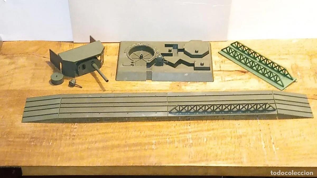 Juguetes antiguos: AIRFIX 1/72 H0 D-DAY NORMANDIA EMPLAZAMIENTO DE CA&Ntilde;&Oacute;N DEFENSA COSTERA PUENTE PONTON BRIDGE 70'S RTOY