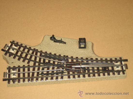 Juguetes antiguos: MARKLIN - DESVIO A LA DERECHA MANUAL - Foto 1