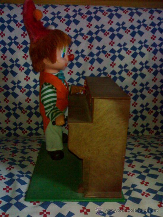 Juguetes antiguos: payasito con gramola de feber - Foto 3