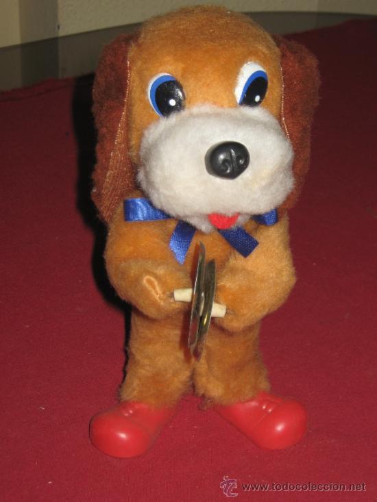 Juguetes antiguos: PERRO TOCANDO LOS PLATILLOS A CUERDA - FEBER - Foto 1
