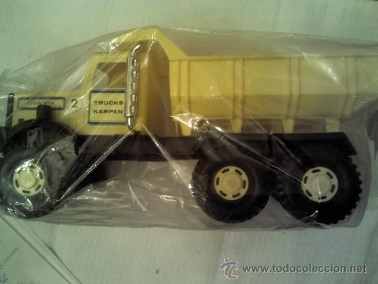 Juguetes antiguos: CAMI&Oacute;N MARCA KARPAN EN SU BOLSA - Foto 1