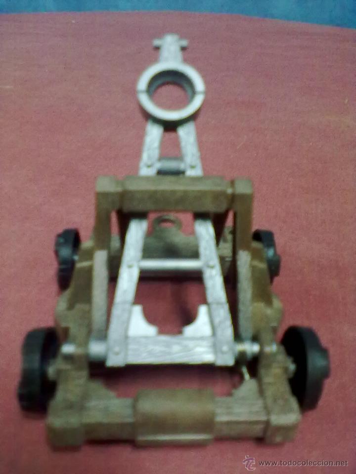 Juguetes antiguos: CATAPULTA DE PLASTICO - Foto 2