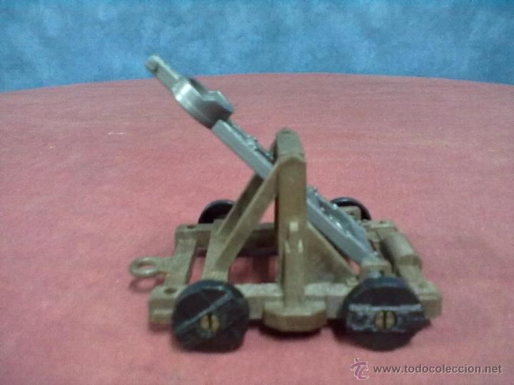 Juguetes antiguos: CATAPULTA DE PLASTICO - Foto 1