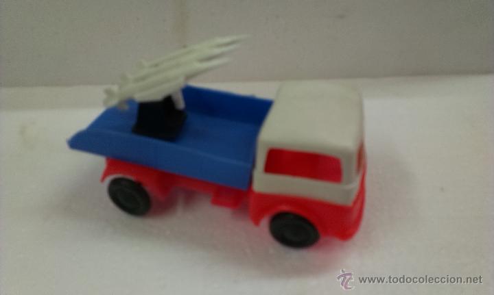 Juguetes antiguos: CAMION LANZAMISILES - Foto 1