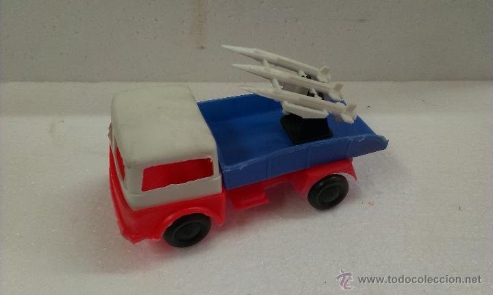 Juguetes antiguos: CAMION LANZAMISILES - Foto 2