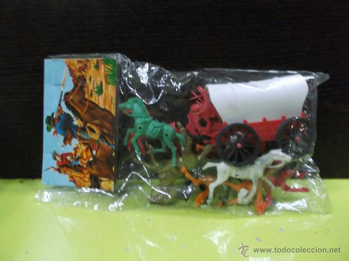 Juguetes antiguos: Blister del oeste. Carreta,indios y caballos - Foto 2