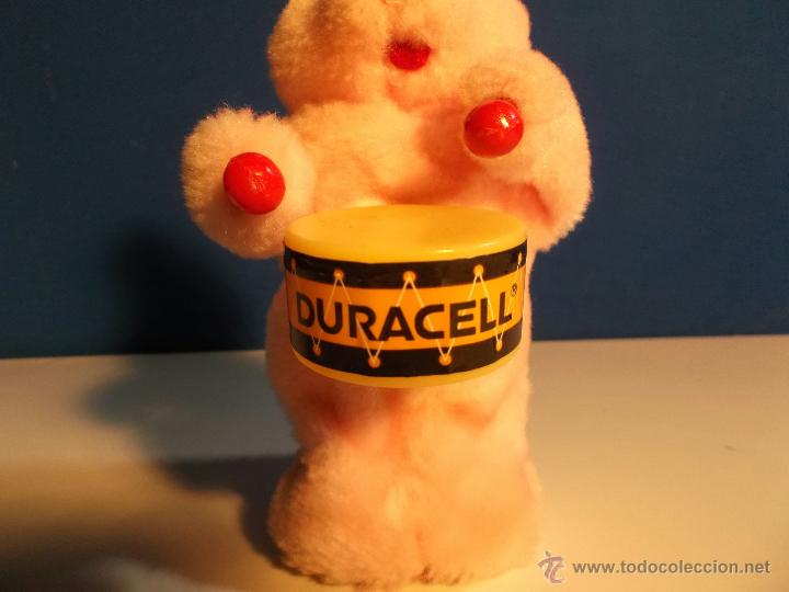 Juguetes antiguos: Conejo de duracell de pl&aacute;stico y tela - Foto 3