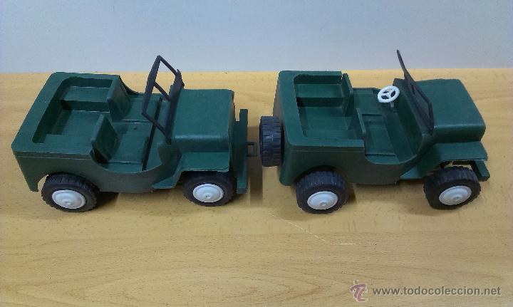 Juguetes antiguos: DOS JEEP EN PLASTICO - Foto 4