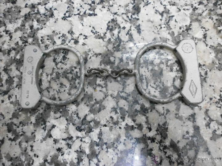 Juguetes antiguos: GRILLETES ESPOSAS MARCA GONZALEZ - Foto 1