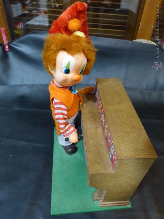 Juguetes antiguos: payaso con gramola de Feber - Foto 1