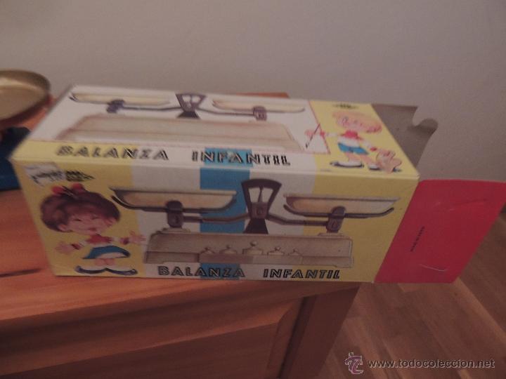 Juguetes antiguos: BALANZA INFANTIL PILEN - Foto 3
