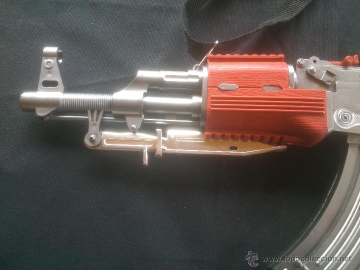 Juguetes antiguos: FUSIL DE ASALTO CON SONIDO Y LUCES - Foto 4