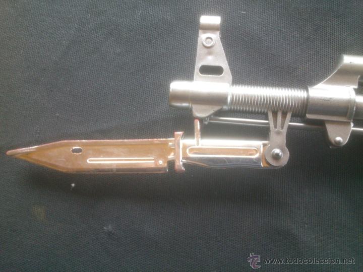 Juguetes antiguos: FUSIL DE ASALTO CON SONIDO Y LUCES - Foto 6