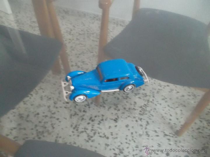 Juguetes antiguos: coche de guisval - Foto 1