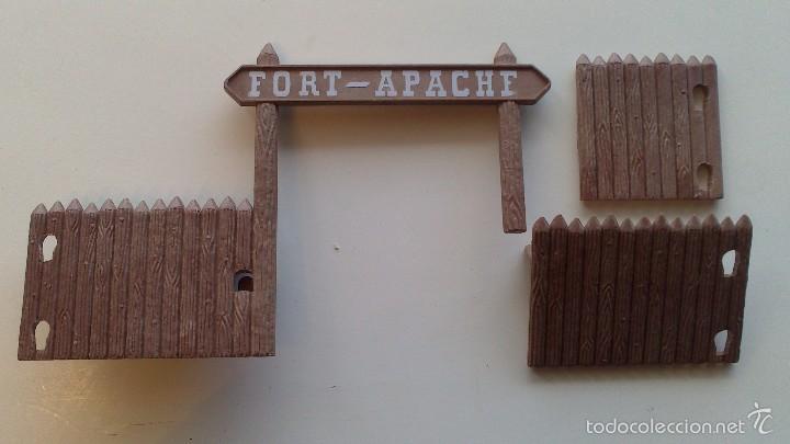 Juguetes antiguos: Fort apache, piezas originales de a&ntilde;os 70 - Foto 1