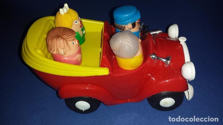 Juguetes antiguos: COCHE DE CORAMA con FIGURAS - Foto 2