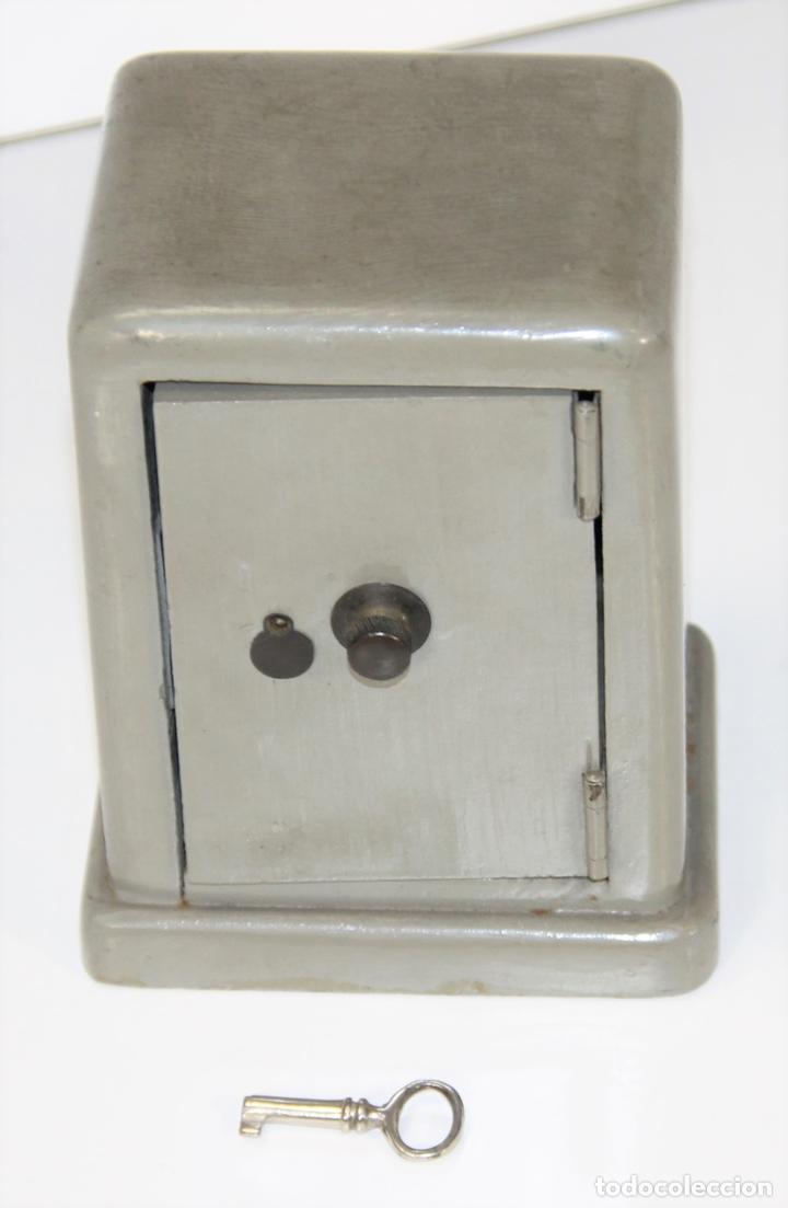 Hucha de Metal con forma de caja fuerte con llave