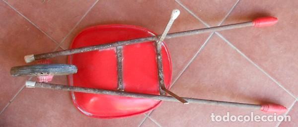 Juguetes antiguos: CARRO DE OBRA DE PL&Aacute;STICO Y HIERRO - Foto 3