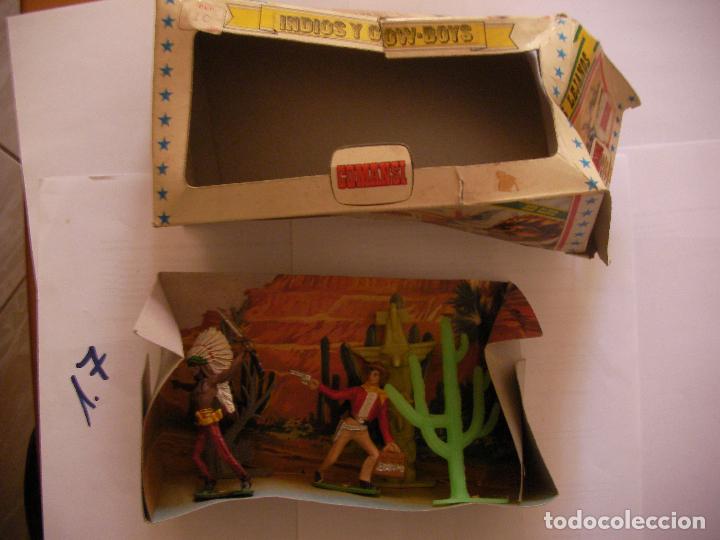 Juguetes antiguos: ANTIGUO SET INDIOS Y COWBOYS - Foto 1