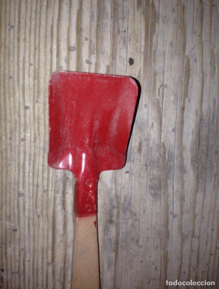 Juguetes antiguos: Pala de madera-chapa 1930-40 - Foto 2