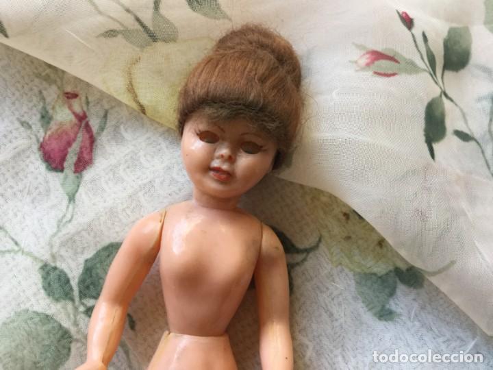 Juguetes antiguos: Mu&ntilde;eca de celuloide o pl&aacute;stico duro a&ntilde;os 50 - Foto 2