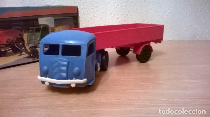 Juguetes antiguos: Cami&oacute;n Panhard raro - Foto 2