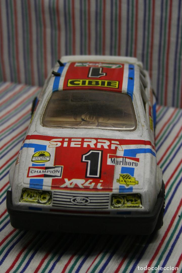 Juguetes antiguos: COCHE FORD SIERRA DE EGE A PILAS - Foto 2